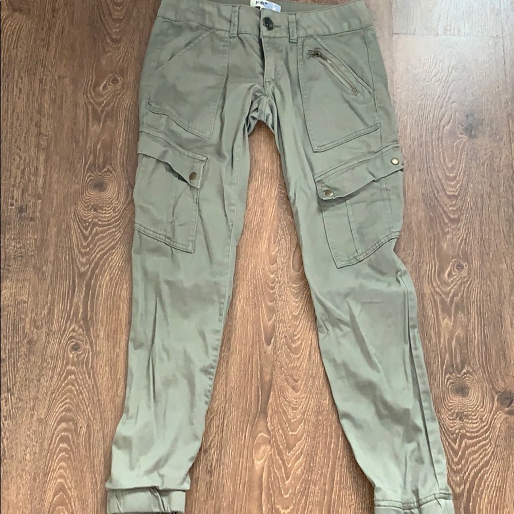 Cargo pants ankle cropped